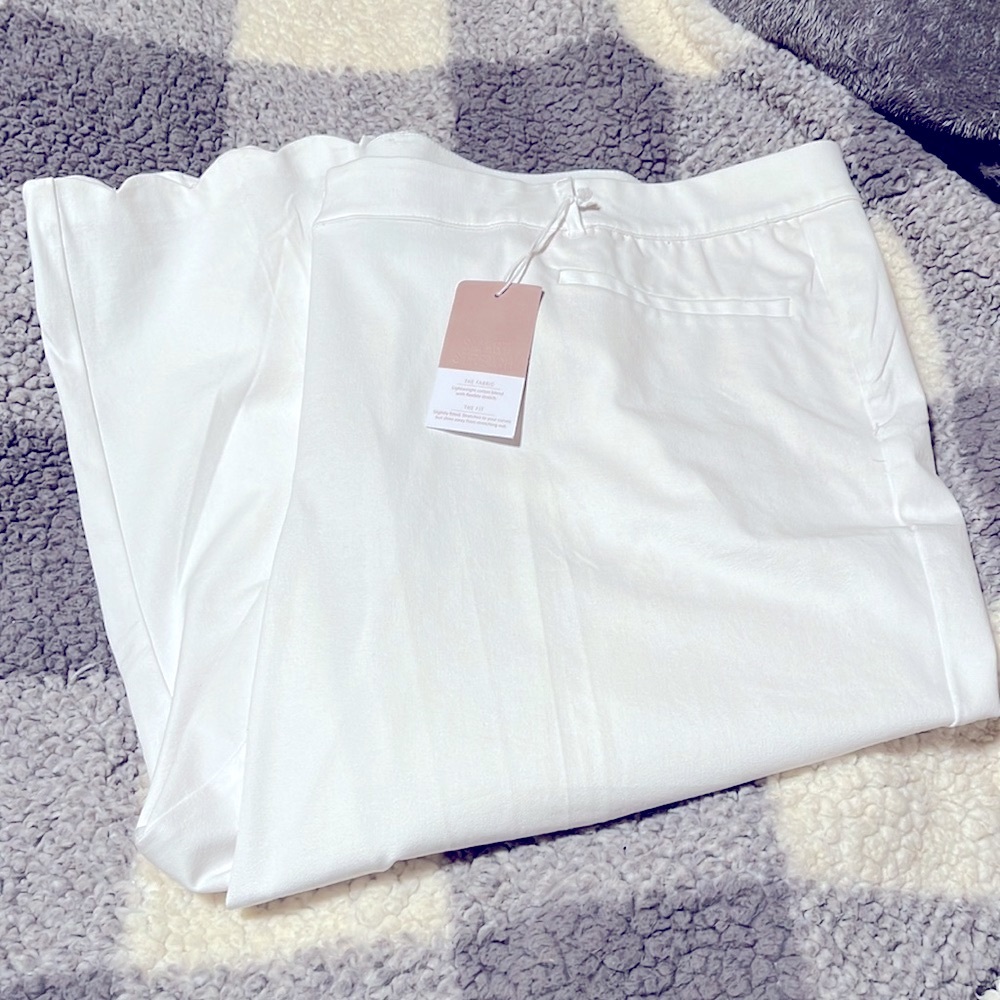 New Lane Bryant Women's Allie Smart Stretch Crop - Scalloped Hem Size 28 NWT - Picture 2 of 5